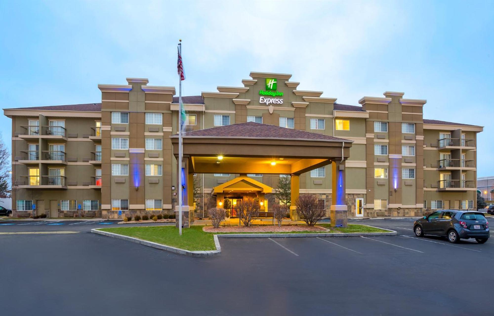Holiday Inn Express Layton - I-15 By Ihg Exterior photo
